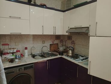 ikinci el metbex mebel: Metbex mebeli qiyməti 350 azn.Umumi 3 metredir olcusu.Uzeride qaz