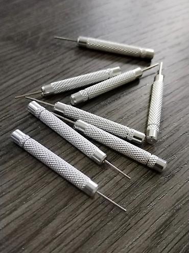 Ručni satovi: Ručni sat CURREN Premijum u 2 boje + poklon Vrhunski kvalitet. Deluje — 9