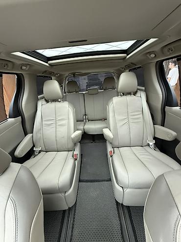 автомат минивэн: Toyota Sienna: 2012 г., 3.5 л, Автомат, Бензин, Минивэн — 6