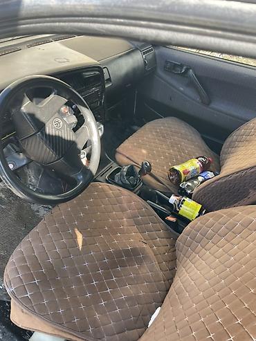 Volkswagen: Volkswagen Passat Variant: 1993 г., 1.8 л, Механика, Бензин, Универсал — 8