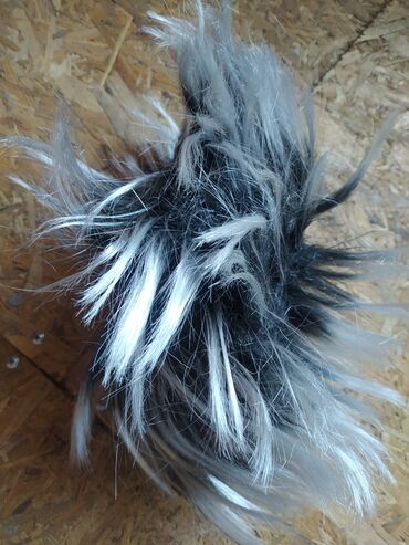 Perike i klipse: Prodajem tri perike,crvena,braon i ombre,1500 cena po komadu !!! — 9