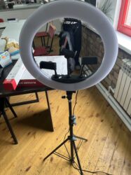 телефон за 10 тысяч: Кольцевая лампа. Новая, свет регулируется можно поставить три