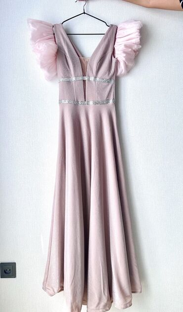 розовое платья: Вечернее платье, А-силуэт, Длинная модель