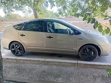 corolla 2016: Toyota Prius: 2004 г., 1.5 л, Вариатор, Гибрид, Хэтчбэк — 3
