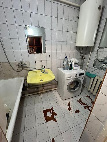 Продажа домов: Полдома, 75 м², 3 комнаты, Собственник, Старый ремонт at lalafo.kg — 8 Продажа домов: Полдома, 75 м², 3 комнаты, Собственник, Старый ремонт — 8