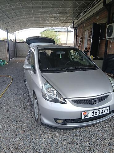 Honda Fit: 2007 г., 1.4 л, Вариатор, Бензин, Хетчбек