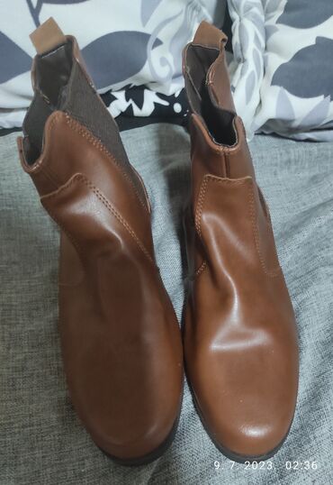 kozne zenske cizme: Ankle boots, 39.5