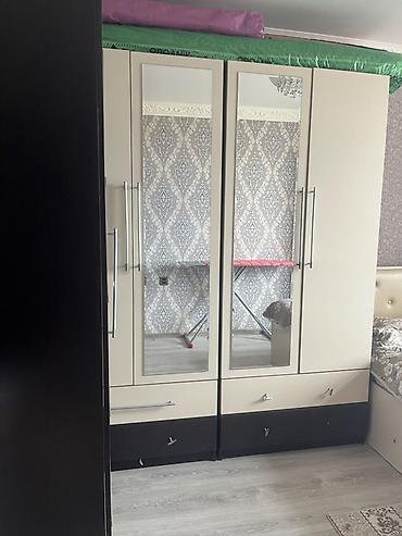 Ev üçün mebel: Yataq otağı üçün 2 hissədən ibarət şkaf dəsti - Rəng: bej və tünd — 4