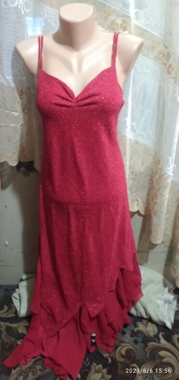 блестящие платья: Платье вечернее очень красивое 44-46 размер новое с этикеткой красное