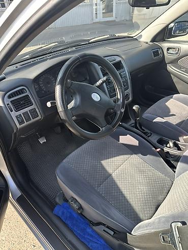 Унаа сатуу: Toyota Avensis: 2001 г., 1.8 л, Кол менен иштөөчү, Бензин, Седан — 1