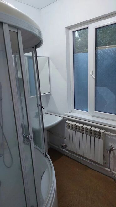 Долгосрочная аренда домов: 60 м², 5 комнат, Утепленный, Теплый пол, Парковка
