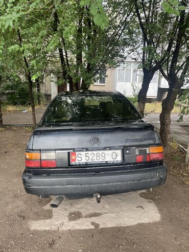 фолксваген жук: Volkswagen Passat: 1988 г., 1.8 л, Механика, Газ, Седан