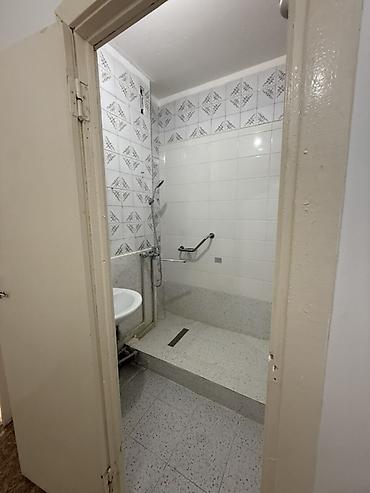 гасниса: 4 комнаты, 85 м², 12 мкр 1 этаж, Требуется ремонт — 6