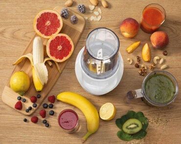 Blenderi, mikseri: **Tehnički detalji** **Opšte** Vrsta aparata : BlenderMaterijal sečiva — 5