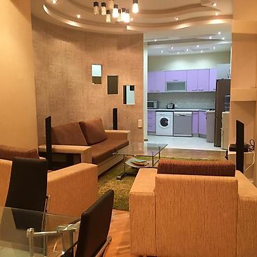kiraye menzil: İcarəyə verilir 2 otaqlı yeni tikili 66 m², 28 May m. 1 000 AZN/ay 2 — 3