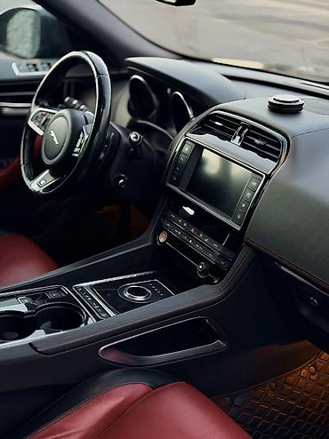 Jaguar: Jaguar F-Pace: 2017 г., 3 л, Автомат, Бензин, Кроссовер — 10