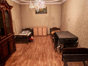 imislide satilan evler: 3 otaqlı, 80 kv. m, Yeni təmirli