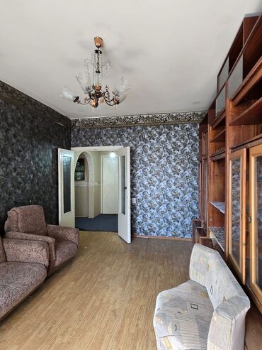 испанский дом 7 мкр: 2 комнаты, 50 м², 106 серия, 7 этаж, Старый ремонт