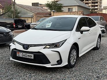 Toyota Corolla: 2021 г., 1.8 л, Вариатор, Гибрид, Седан