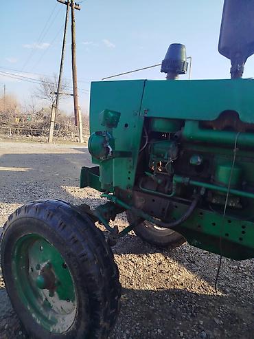 Traktorlar: Yaşıl rəngli kabinəli traktor - Kabin: metal karkaslı, geniş ön şüşə — 7