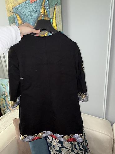 Üst geyimi: Qadın üçün zərif naxışlı tunika/kardiqan Marka: CHİLİA Luxury Wear - — 3