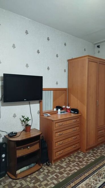 многоквартирный дом барачного типа: 1 комната, 34 м², 105 серия, 4 этаж, Старый ремонт