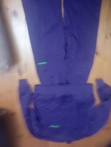 Dəstlər, kostyumlar: Bənövşəyi rəngdə idman dəsti: yeni - Üst geyim: uzunqollu