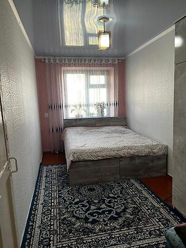 Продажа коттеджей и домов: В центре г. Каинда продаётся 3х комнатная квартира этаж 2 из 3 ул — 1