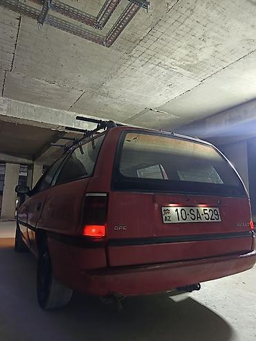 opel 1996: Opel Astra: 1.6 l | 1996 il 271000 km Universal — 4