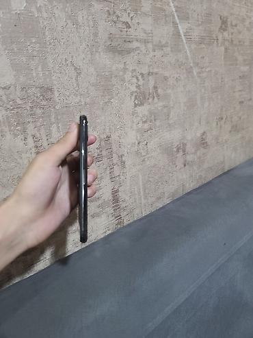 Apple iPhone: IPhone X, 64 ГБ, цвет Space Gray - Экран OLED Super Retina с вырезом — 4