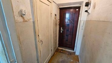 иссык куль недвижимость: 1 бөлмө, 30 кв. м, Сталинка, 3 кабат, ПСО (өзү оңдоп түзөтүп бүтүү үчүн)
