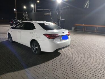 Toyota: Toyota Corolla: 2018 г., 1.8 л, Гибрид, Седан