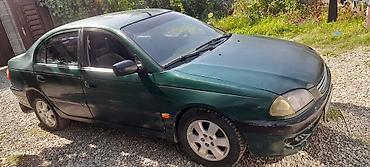 Toyota Avensis: 1998 г., 1.6 л, Механика, Бензин, Седан