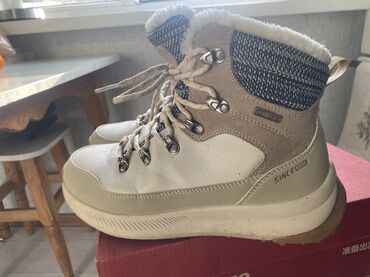 Ботинки и ботильоны: Humtto ботинки Размер 38 
3500с — 9