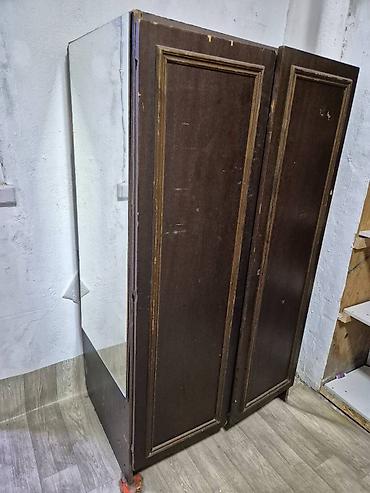 Шифоньеры, шкафы для одежды: Шкафы деревянные. Цены от 700 сом до 2000 сом. Пишите номер фото — 12