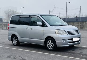 тойота кроум: Toyota Noah: 2004 г., 2 л, Автомат, Бензин, Минивэн