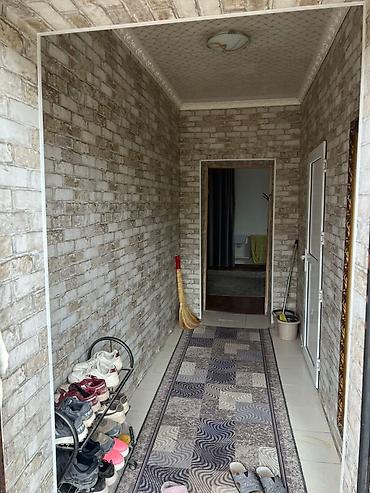 Продажа коттеджей и домов: Продается дом с просторным двором и хозяйственными постройками. - — 19