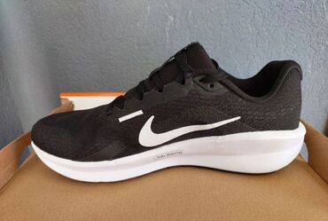 Women's Sneakers and athletic shoes: Original patike Najk patike (slike 1-6) velicina 44 Cena 4500 din — 3