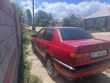 региональный: Volkswagen Jetta: 1992 г., Механика, Седан — 1