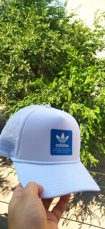 бейсболка: Эта бейсболка Adidas Originals Dispatch Trucker Hat Snapback —