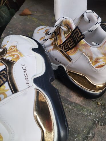 Women's Sneakers and athletic shoes: 37 — 7