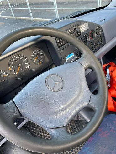 Эвакуаторы: Эвакуатор, Mercedes-Benz, 1999 г., Прямая — 9