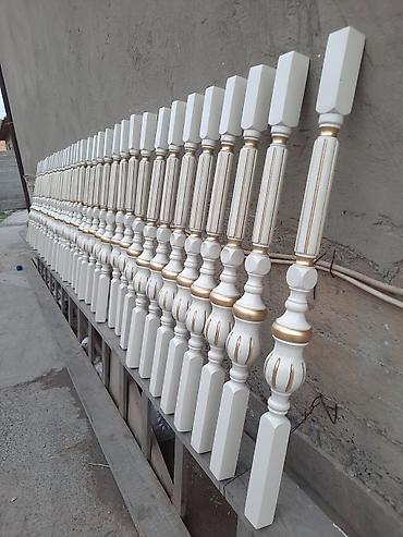 Изготовление перил: Элегантная винтовая лестница с перилами, выполненными из комбинации — 25