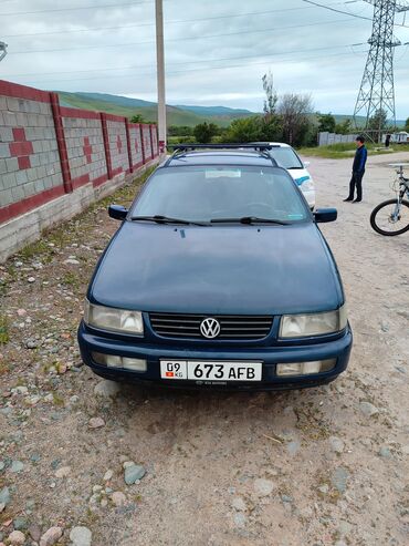 вариянт авто: Volkswagen Passat: 1996 г., 2 л, Механика, Бензин, Универсал