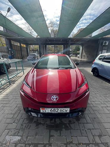 124 2 2: Toyota Prius: 2023 г., 2 л, Автомат, Гибрид, Хэтчбэк — 5