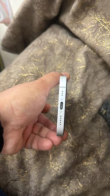 ıphone se 2020: IPhone SE 2022, Ağ, Barmaq izi — 5