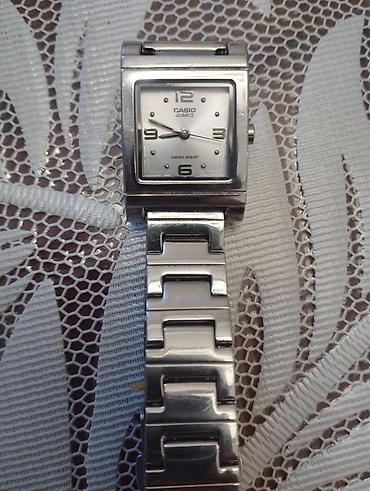 CASIO Quartz qol saatı - Korpus və qolbaq: paslanmayan poladdan