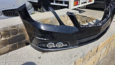 Bamperlər, buferlər: Ön, Mercedes-Benz 212, 2010 il, Ünvandan götürmə — 2