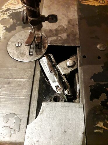 Qədim tikiş maşınları: Qədimi tikiş maşını "Qosşveymaşına" satılır.SSRİ 1923-25 illər.İşlək — 13