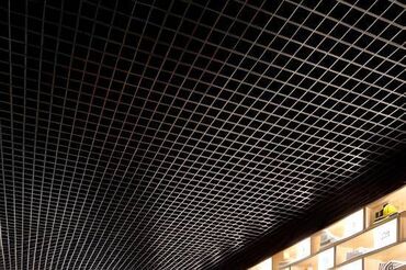 мир потолков: Продаю подвесные потолки Грильято чёрного цвета (300 м2) с